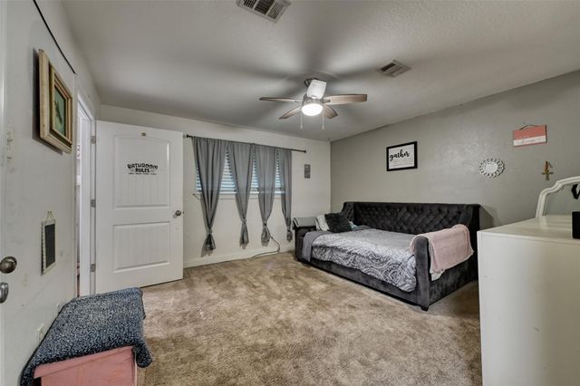 102 S Bow Drive, Jones Creek, TX 77541