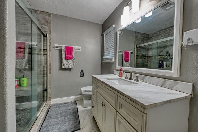 102 S Bow Drive, Jones Creek, TX 77541