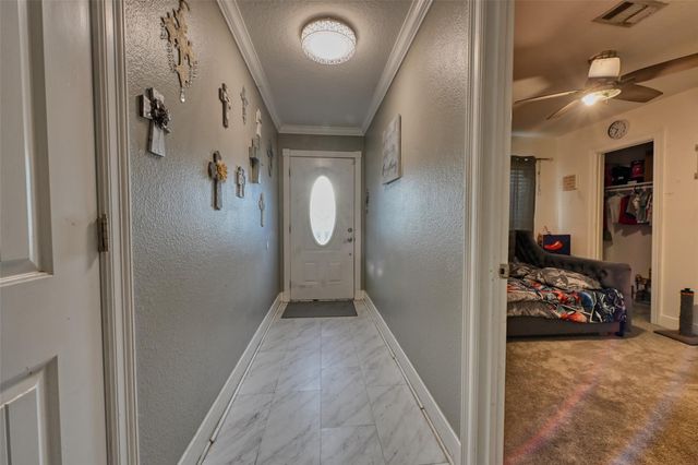 102 S Bow Drive, Jones Creek, TX 77541