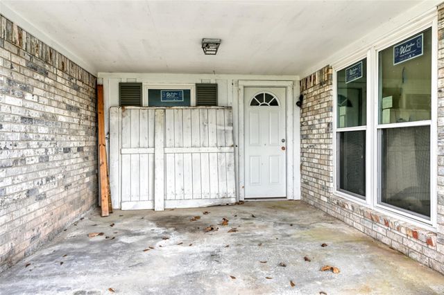 102 S Bow Drive, Jones Creek, TX 77541