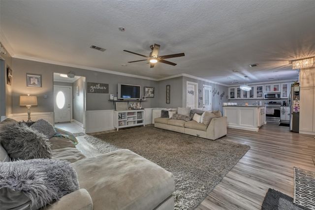 102 S Bow Drive, Jones Creek, TX 77541