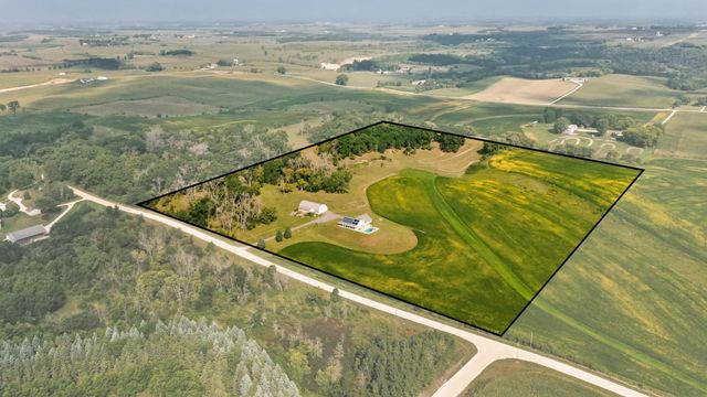 4459 130th Street NW, Mazeppa, MN 55956