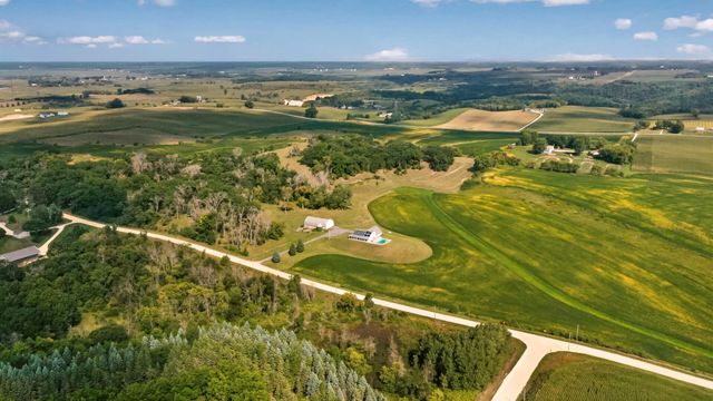 4459 130th Street NW, Mazeppa, MN 55956