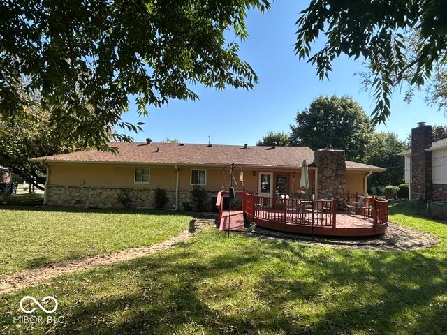 1210 Apple Valley Road, Greenwood, IN 46142