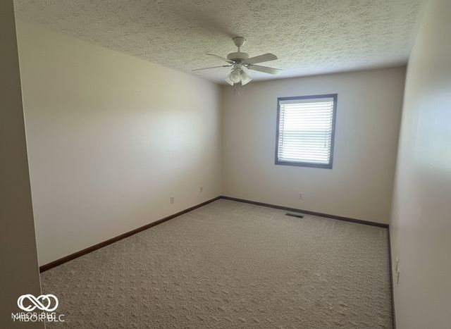 1210 Apple Valley Road, Greenwood, IN 46142