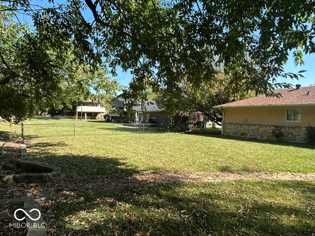 1210 Apple Valley Road, Greenwood, IN 46142