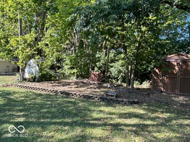 1210 Apple Valley Road, Greenwood, IN 46142