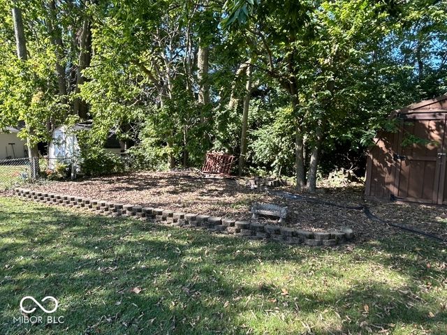 1210 Apple Valley Road, Greenwood, IN 46142