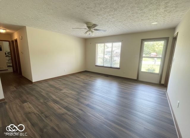 1210 Apple Valley Road, Greenwood, IN 46142