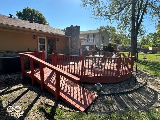 1210 Apple Valley Road, Greenwood, IN 46142