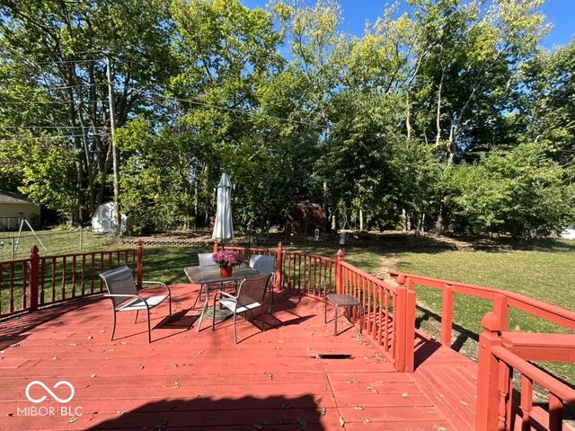 1210 Apple Valley Road, Greenwood, IN 46142