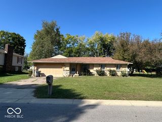 1210 Apple Valley Road, Greenwood, IN 46142