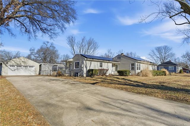 3620 Gibbs Road, Kansas City, KS 66106