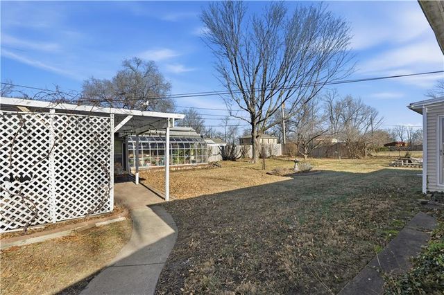 3620 Gibbs Road, Kansas City, KS 66106