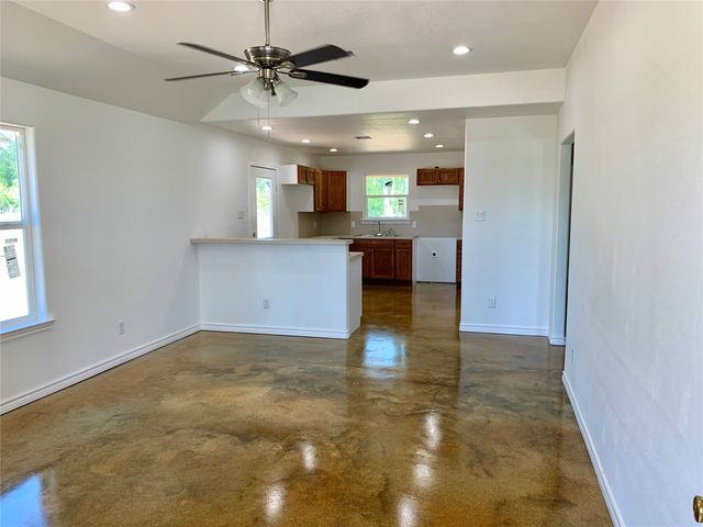 750 County Road 2269, Cleveland, TX 77327