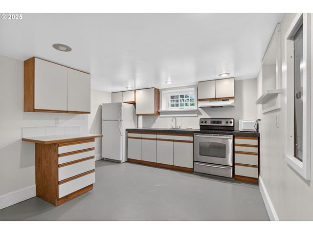 5445 Se 41ST Ave, Portland, OR 97202