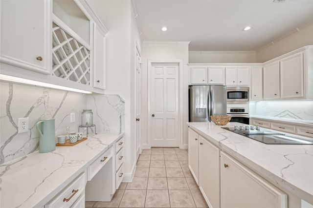 13719 Ashley Run, Houston, TX 77077