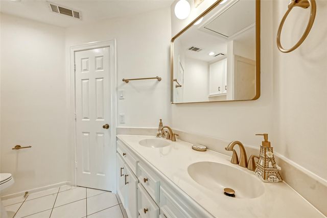 13719 Ashley Run, Houston, TX 77077