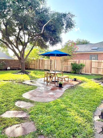 13719 Ashley Run, Houston, TX 77077