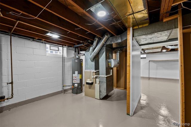 8478 Hazelton Street, Dearborn Heights, MI 48127