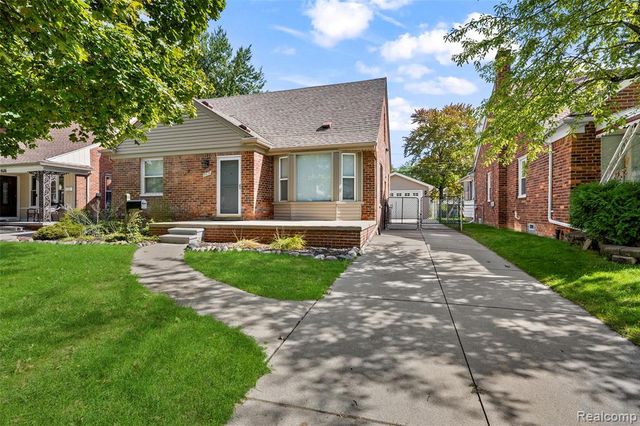 8478 Hazelton Street, Dearborn Heights, MI 48127
