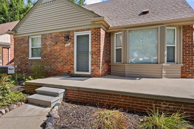 8478 Hazelton Street, Dearborn Heights, MI 48127
