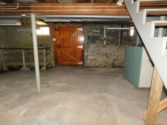 20 Farm Lane, Hyde Park, NY 12538