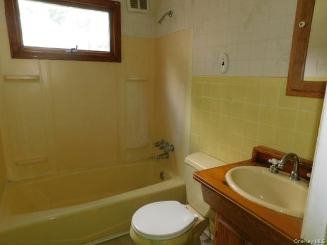 20 Farm Lane, Hyde Park, NY 12538