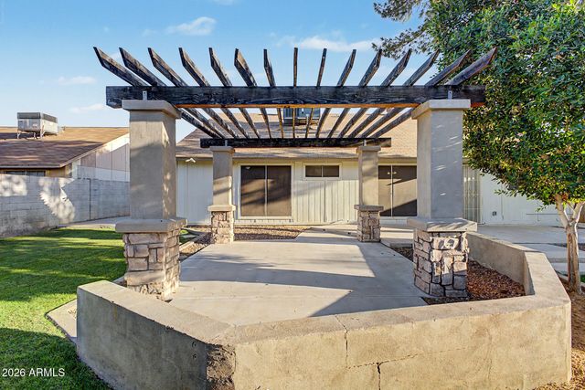 7326 W MARYLAND Avenue, Glendale, AZ 85303
