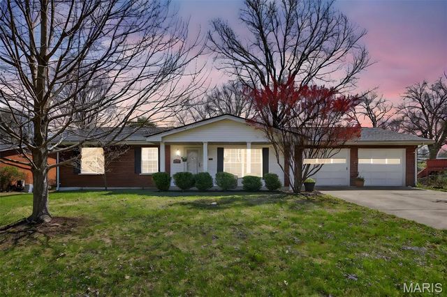 2404 Sunnybrook Drive, St Louis, MO 63114