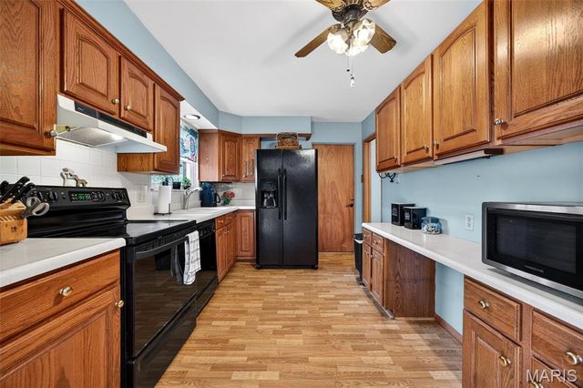 2404 Sunnybrook Drive, St Louis, MO 63114