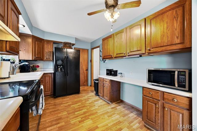 2404 Sunnybrook Drive, St Louis, MO 63114