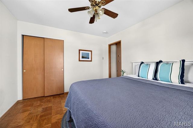 2404 Sunnybrook Drive, St Louis, MO 63114