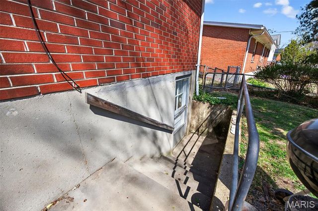 2404 Sunnybrook Drive, St Louis, MO 63114