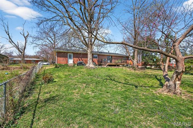 2404 Sunnybrook Drive, St Louis, MO 63114