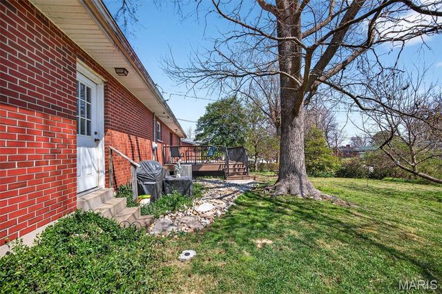 2404 Sunnybrook Drive, St Louis, MO 63114