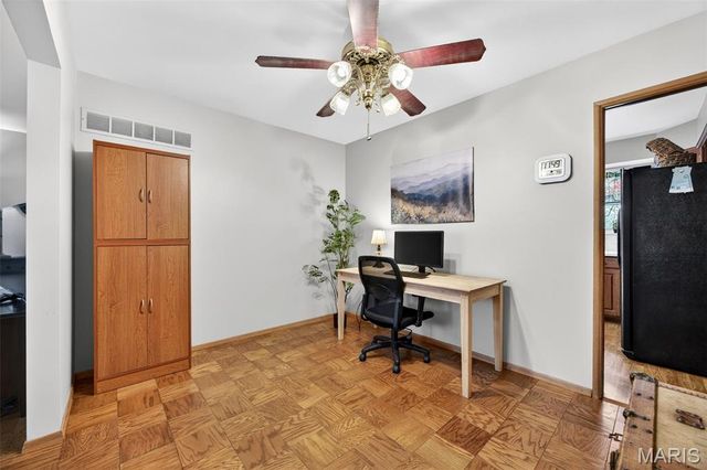 2404 Sunnybrook Drive, St Louis, MO 63114