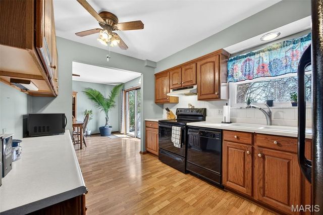 2404 Sunnybrook Drive, St Louis, MO 63114