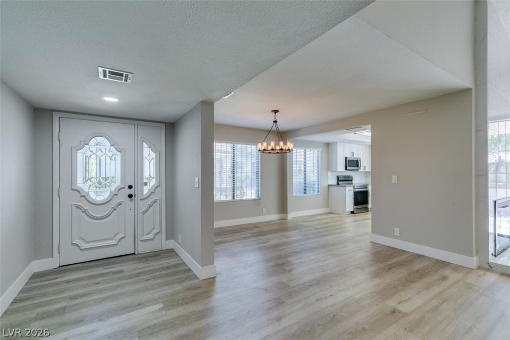 Image 2 of property listing at 3428 Manzano, Las Vegas, NV 89131