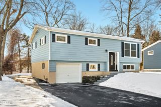 61 Rapple Drive, Colonie, NY 12205