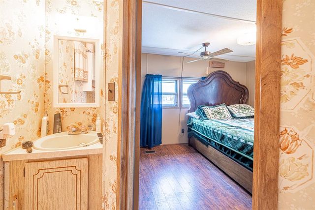 1313 Greenbriar Road, Madisonville, TX 77864