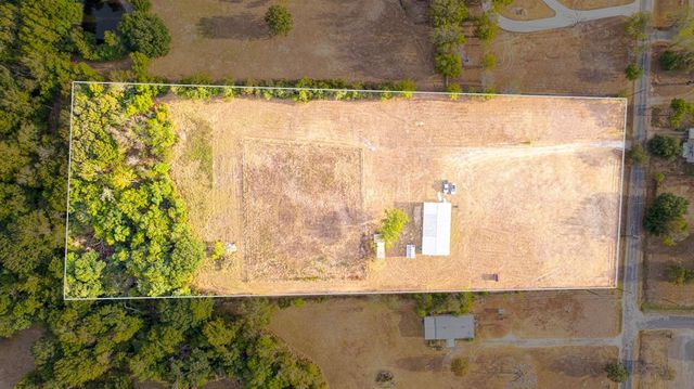 1313 Greenbriar Road, Madisonville, TX 77864