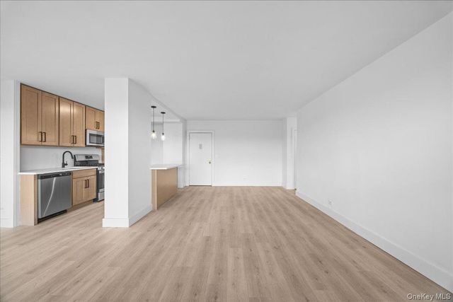 825 Morrison Avenue 4G, Bronx, NY 10473