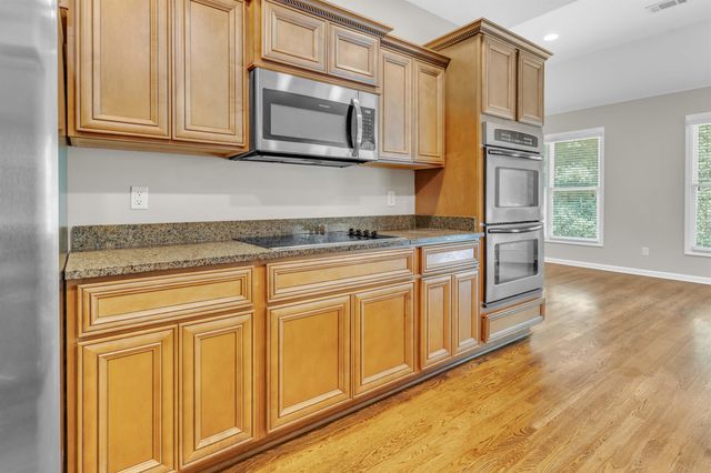 8782 BRUNSWICK FOREST DR, Bartlett, TN 38133