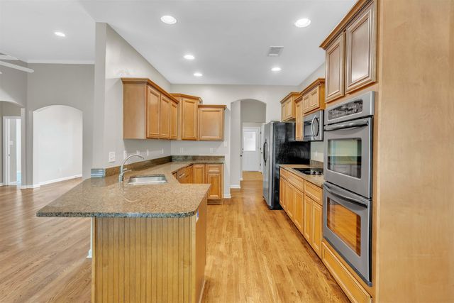 8782 BRUNSWICK FOREST DR, Bartlett, TN 38133