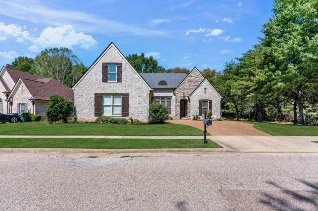 8782 BRUNSWICK FOREST DR, Bartlett, TN 38133