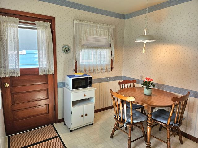 2109 S MANOR Drive, Erie, PA 16505