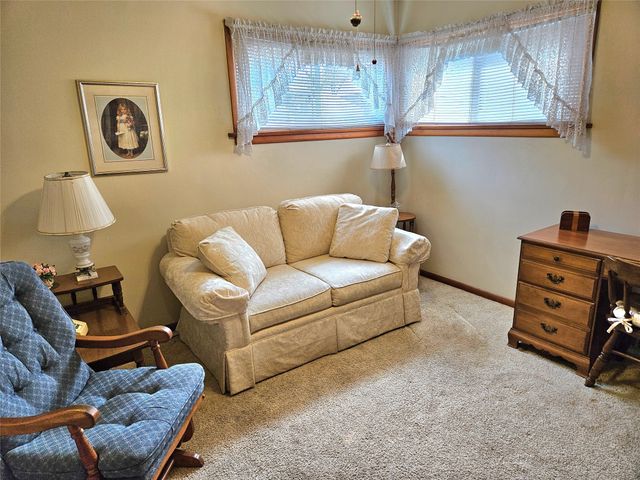 2109 S MANOR Drive, Erie, PA 16505