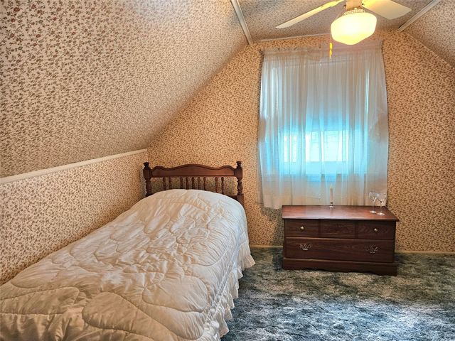 2109 S MANOR Drive, Erie, PA 16505