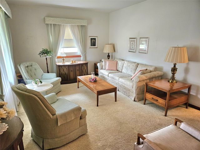 2109 S MANOR Drive, Erie, PA 16505